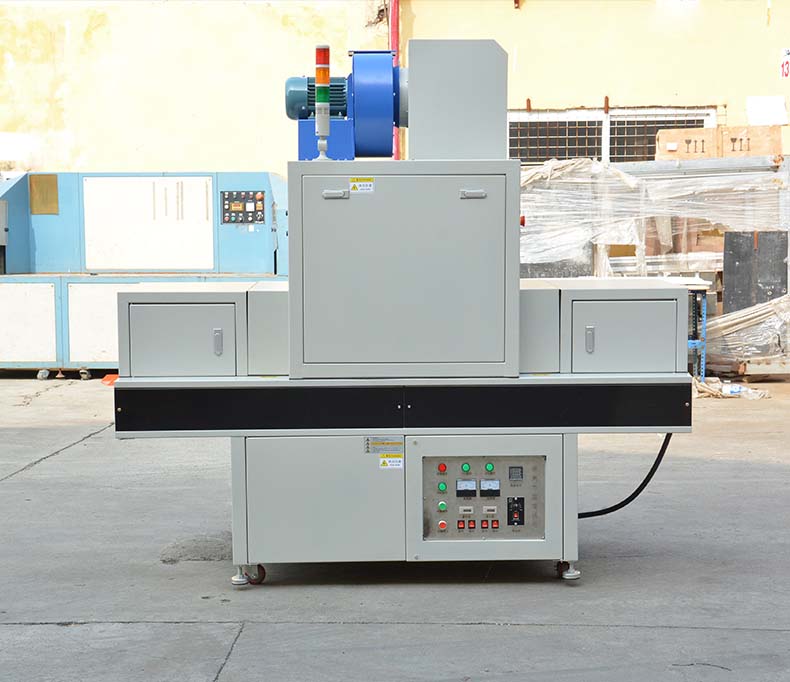 電腦小音箱外殼UV固化機(jī).jpg 電腦小音箱外殼UV固化機(jī).jpg