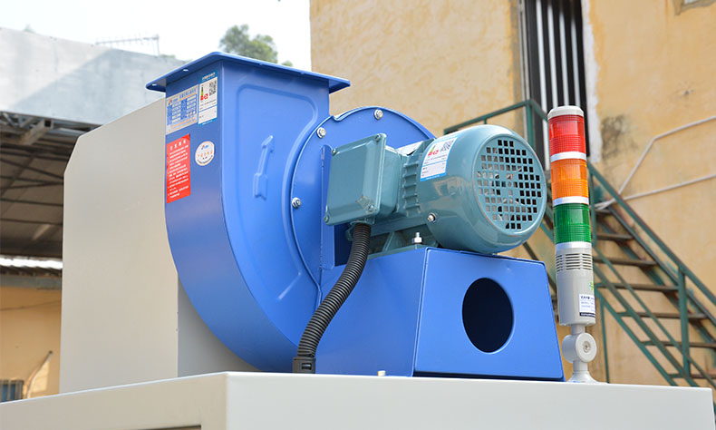 電腦小音箱外殼UV固化機(jī).jpg 電腦小音箱外殼UV固化機(jī).jpg